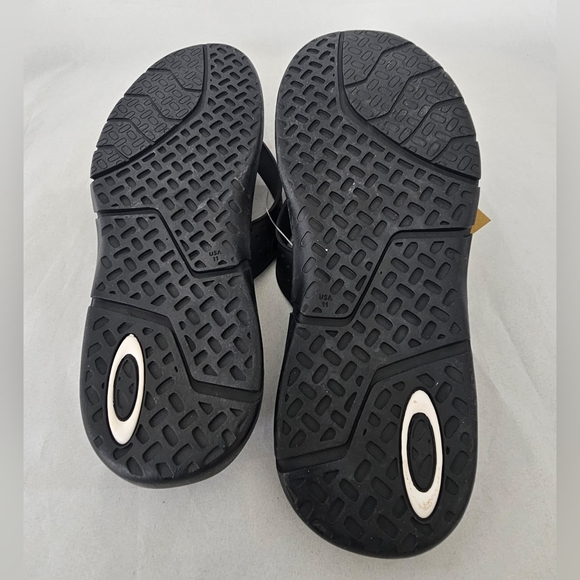 Oakley Men's B1B Flip Flop Water Repellent Contoured Footbed Size 11 in Black - Picture 3 of 5